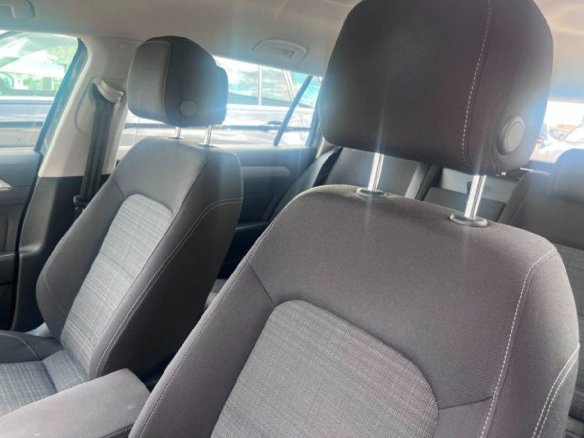 Volkswagen Passat Variant 2.0 TDI SCR EVO DSG Executive (10)