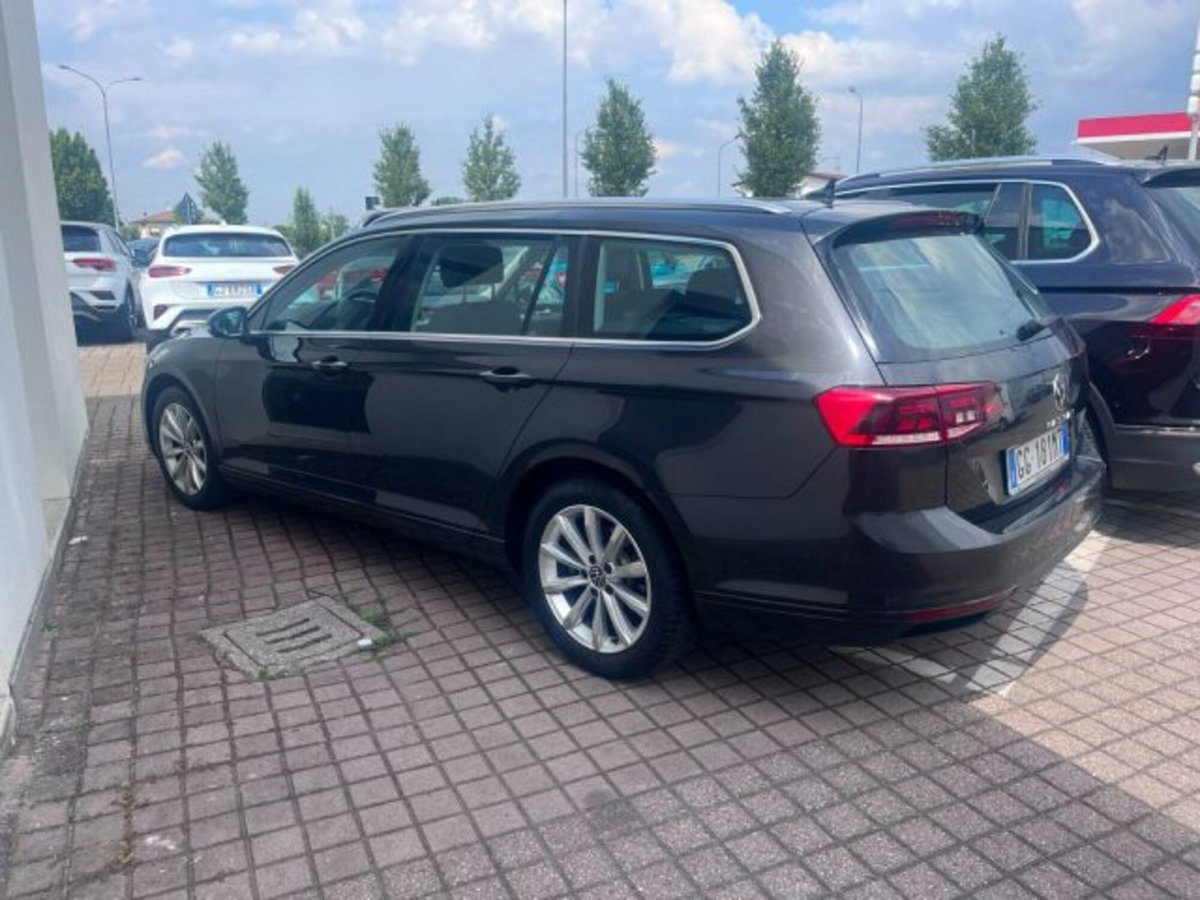 Volkswagen Passat Variant 2.0 TDI SCR EVO DSG Executive (5)