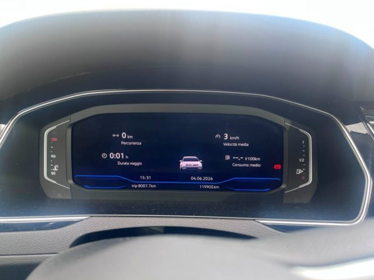Volkswagen Passat Variant 2.0 TDI SCR EVO DSG Executive (8)