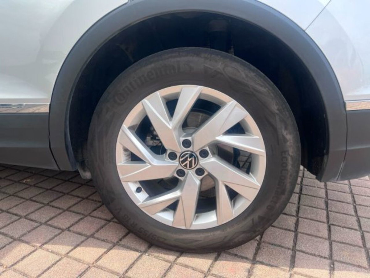 Volkswagen Tiguan 2.0 TDI 150 CV SCR DSG 4MOTION R-Line (10)