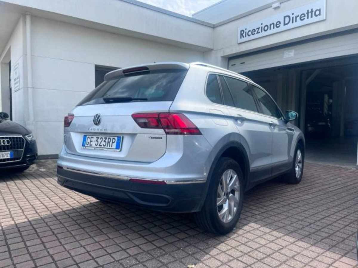 Volkswagen Tiguan 2.0 TDI 150 CV SCR DSG 4MOTION R-Line (2)