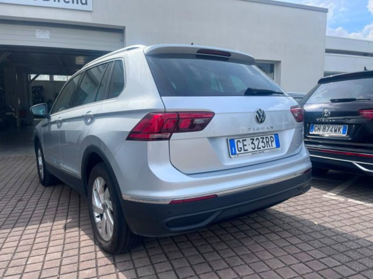 Volkswagen Tiguan 2.0 TDI 150 CV SCR DSG 4MOTION R-Line (3)