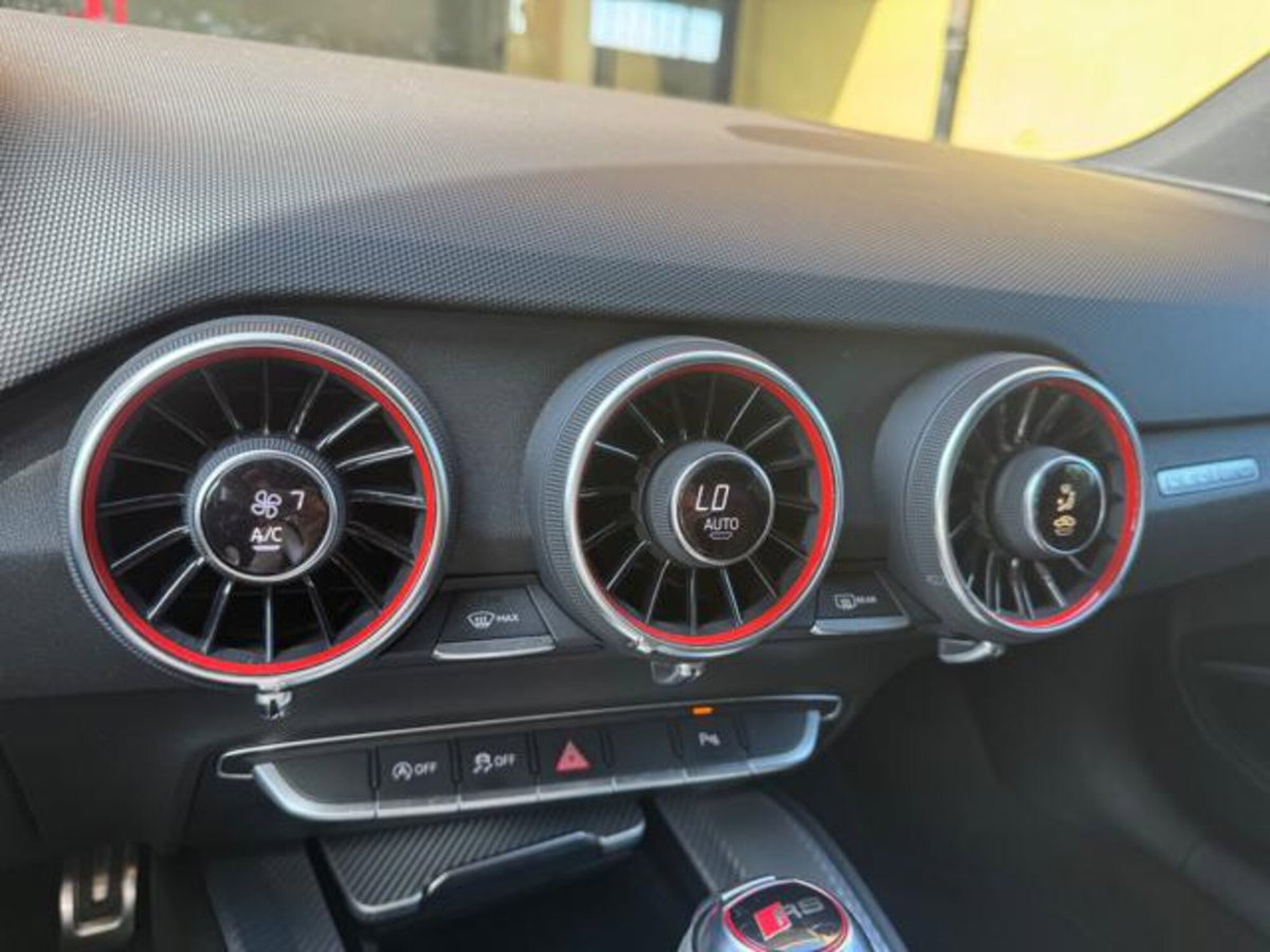 Audi TT RS Coupé 2.5 TFSI quattro S tronic (17)