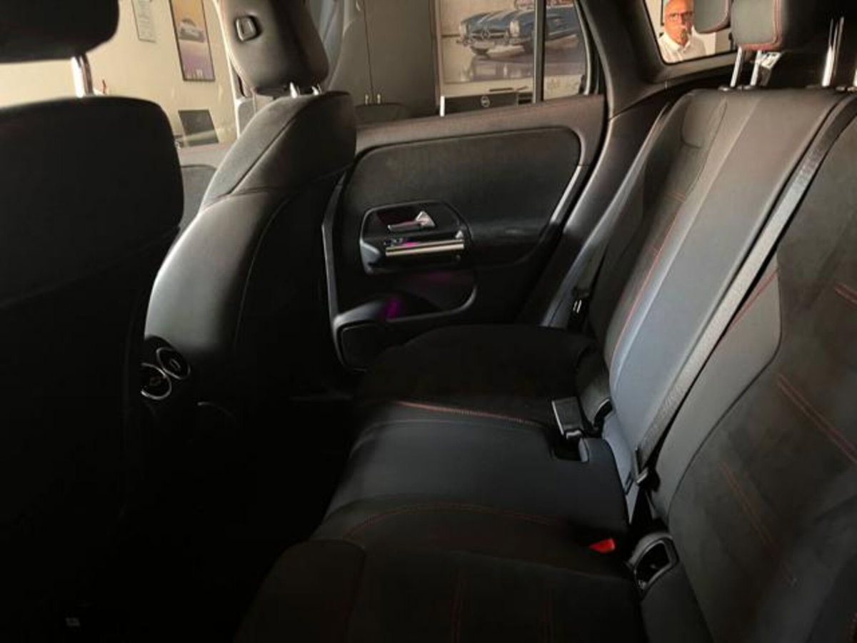 Mercedes-Benz GLA SUV 200 d Automatic Premium (8)