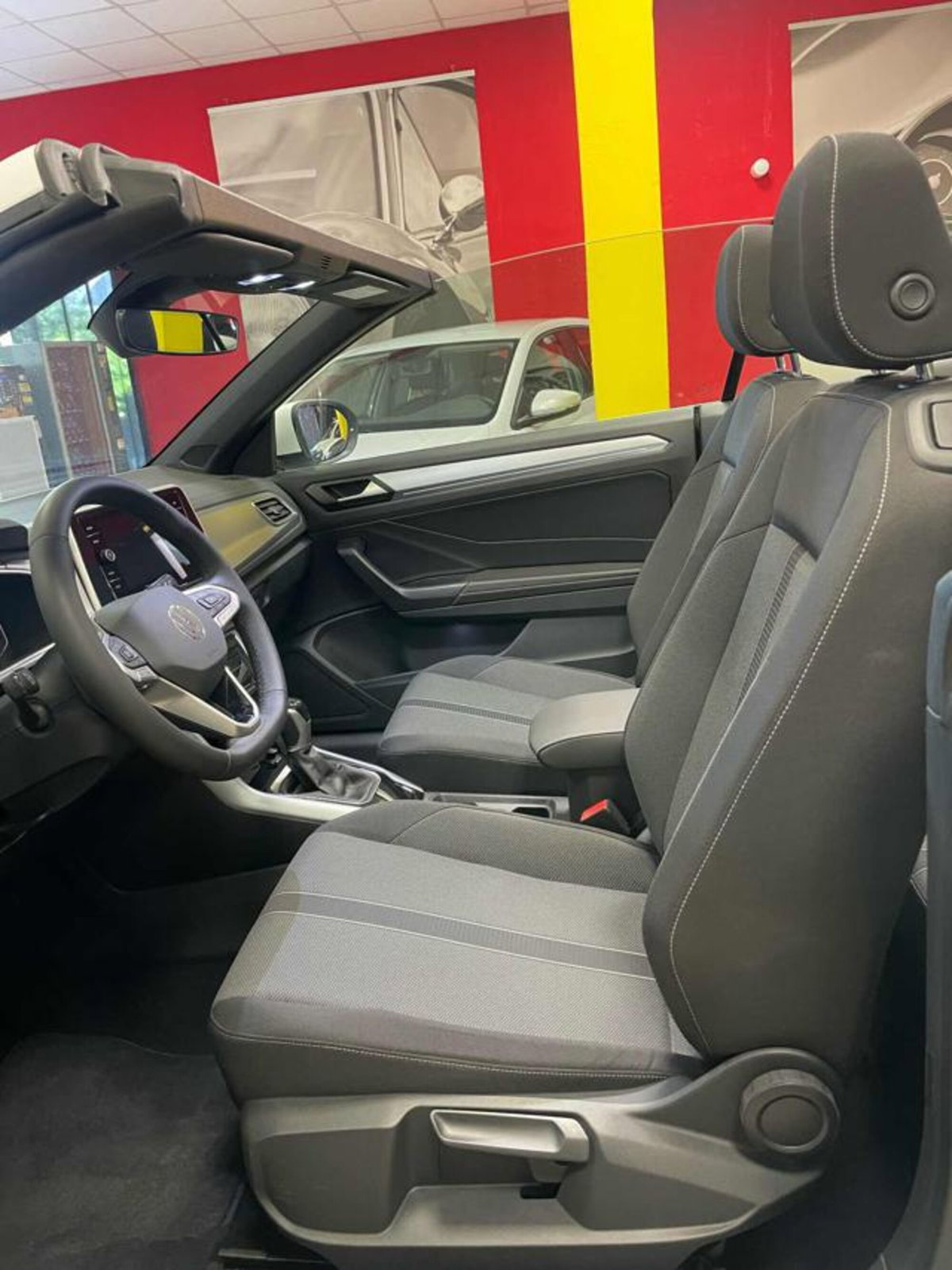 Volkswagen T-Roc Cabrio 1.5 TSI ACT R-Line (4)