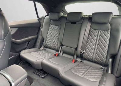 Audi Q8 3.0 tfsi e S line edition quattro 394cv tiptronic (13)