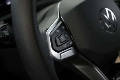 Volkswagen Tiguan 2.0 tdi R-Line 4motion 193cv dsg (12)