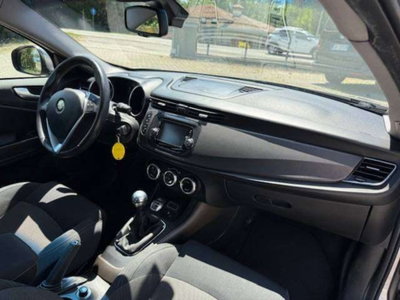 Alfa Romeo Giulietta 1.6 JTDm Distinctive 120cv (11)