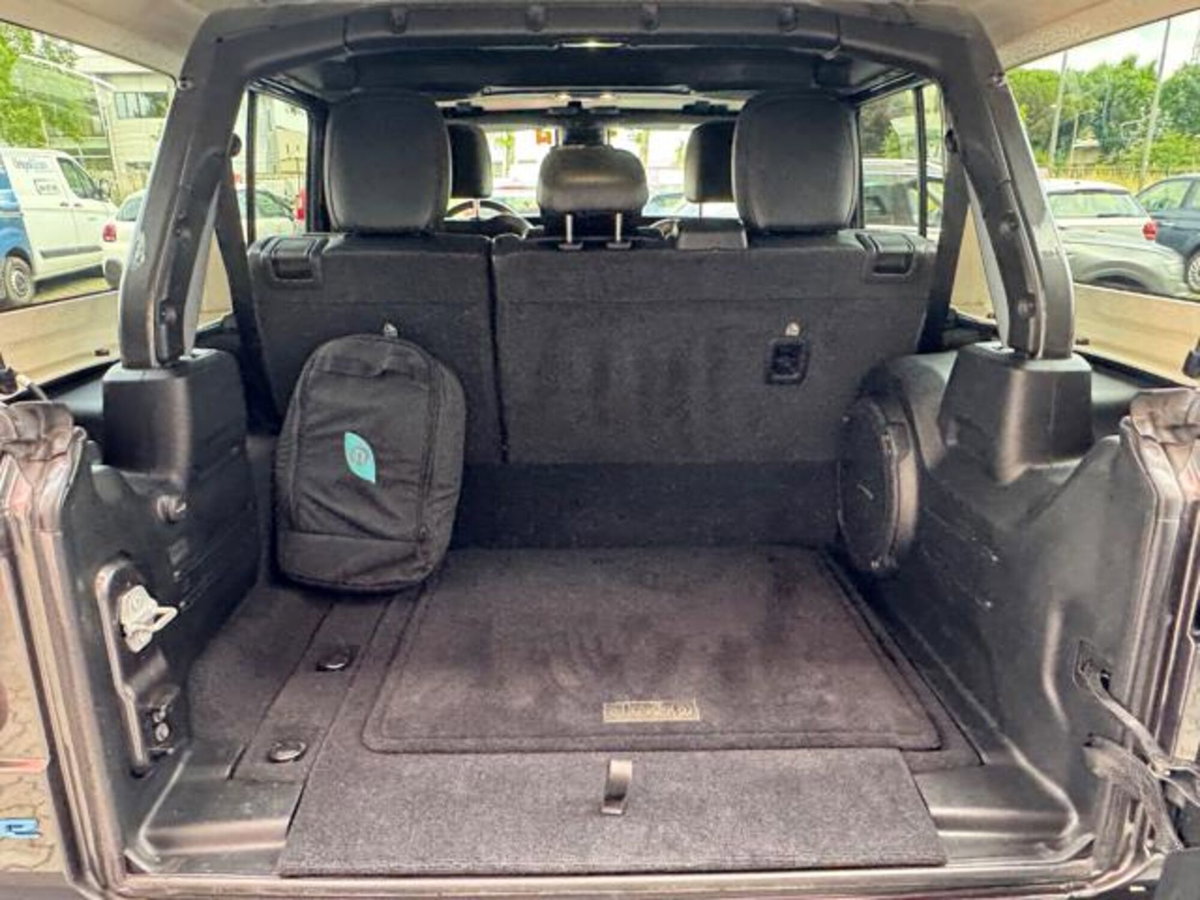 Jeep Wrangler Unlimited 2.0 PHEV ATX 4xe Rubicon (16)