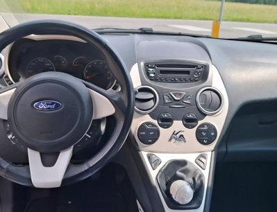 Ford Ka 1.2 8V 69CV Titanium (6)