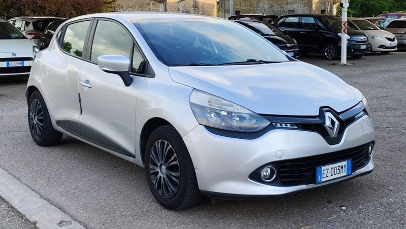 Renault Clio 1.2 75CV 5 porte Costume National