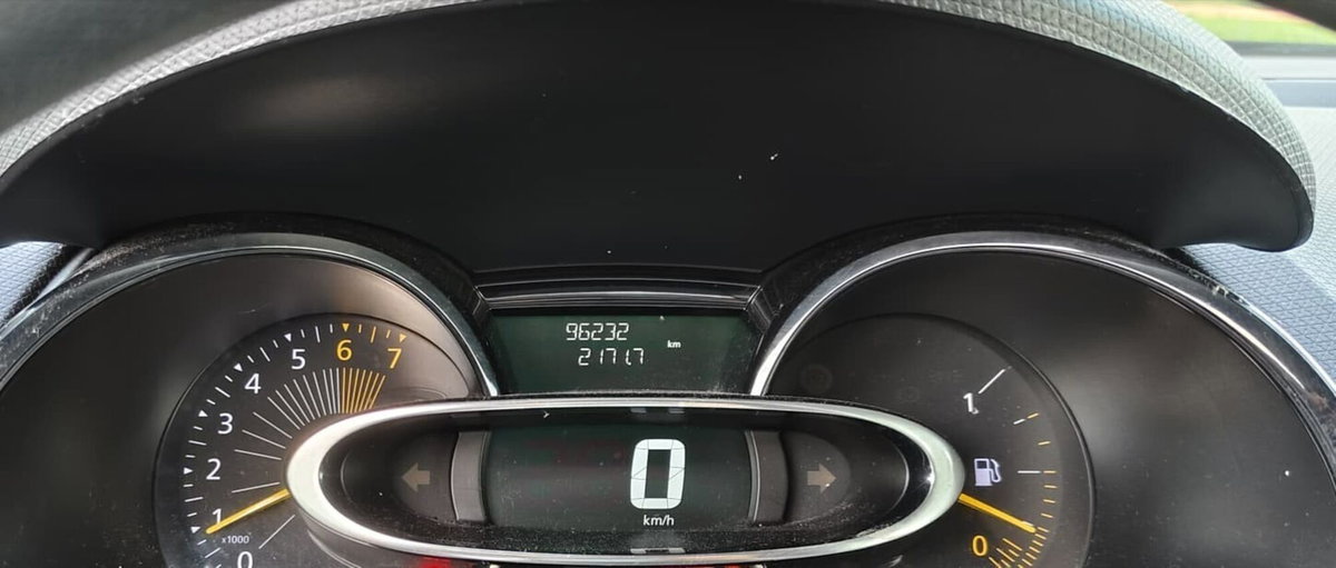 Renault Clio 1.2 75CV 5 porte Costume National (15)