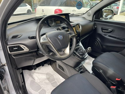 Lancia Ypsilon 1.2 69 CV 5 porte GPL Ecochic Gold (10)
