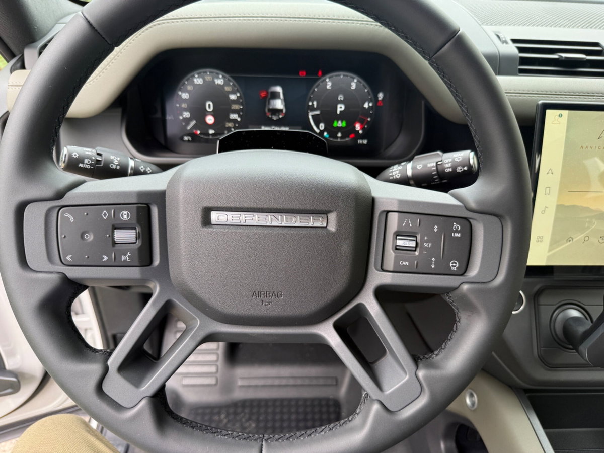 Land Rover Defender 110 3.0d i6 mhev X-Dynamic HSE awd 250cv auto (11)