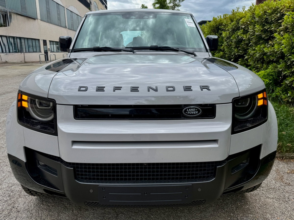 Land Rover Defender 110 3.0d i6 mhev X-Dynamic HSE awd 250cv auto (5)