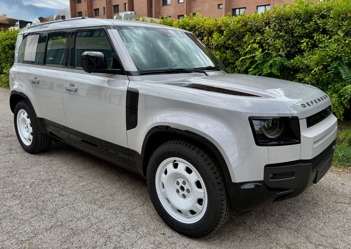 Land Rover Defender 110 3.0d i6 mhev X-Dynamic HSE awd 250cv auto (6)
