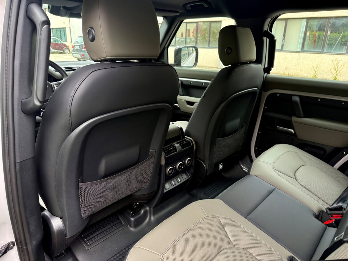 Land Rover Defender 110 3.0d i6 mhev X-Dynamic HSE awd 250cv auto (8)