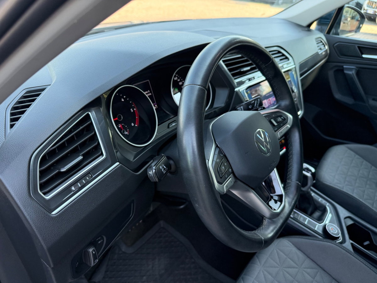 Volkswagen Tiguan 2.0 TDI 150 CV SCR DSG 4MOTION Life (18)