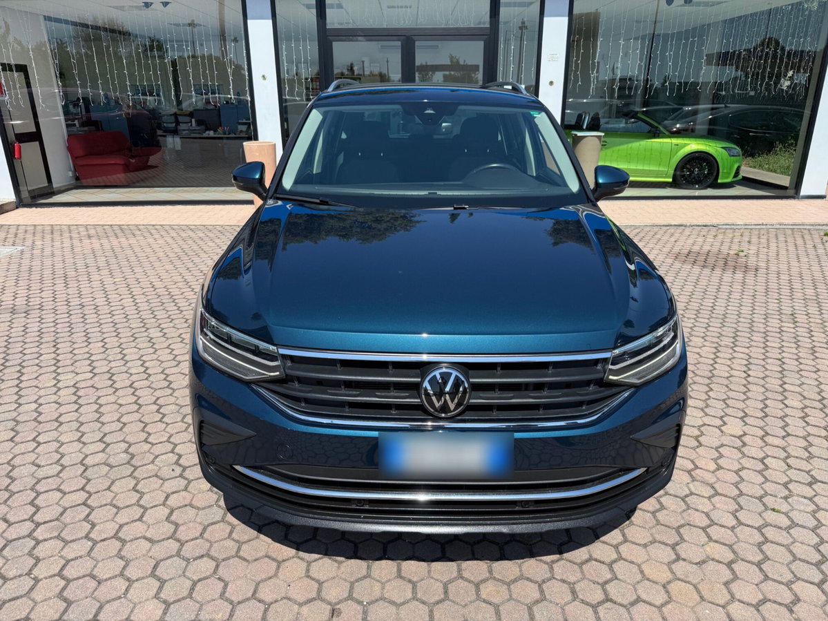Volkswagen Tiguan 2.0 TDI 150 CV SCR DSG 4MOTION Life (2)