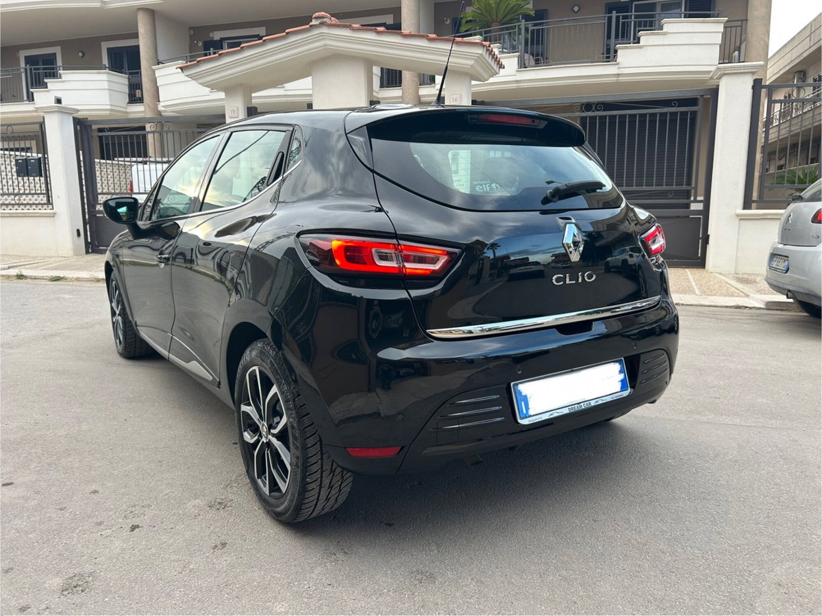 Renault Clio dCi 8V 75 CV 5 porte Moschino Zen (16)