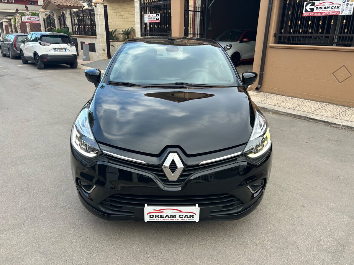 Renault Clio dCi 8V 75 CV 5 porte Moschino Zen (2)