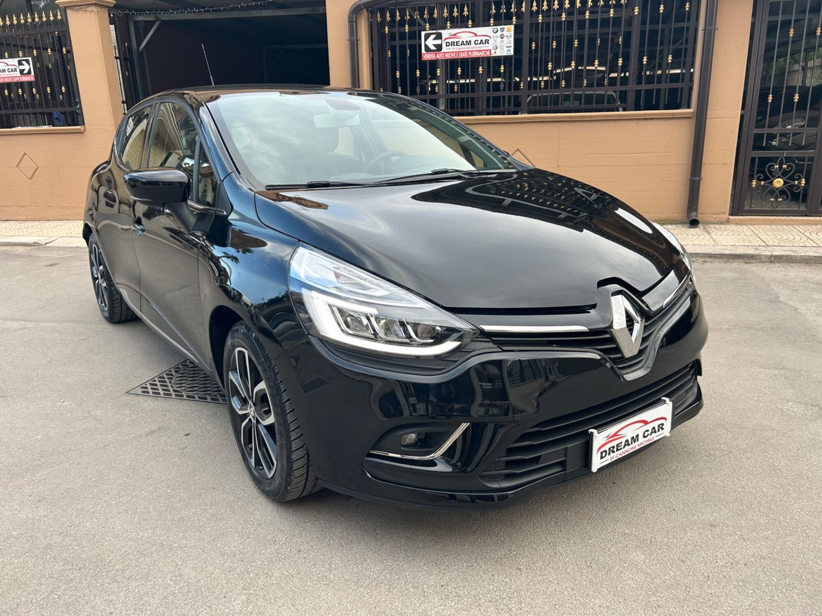 Renault Clio dCi 8V 75 CV 5 porte Moschino Zen (4)