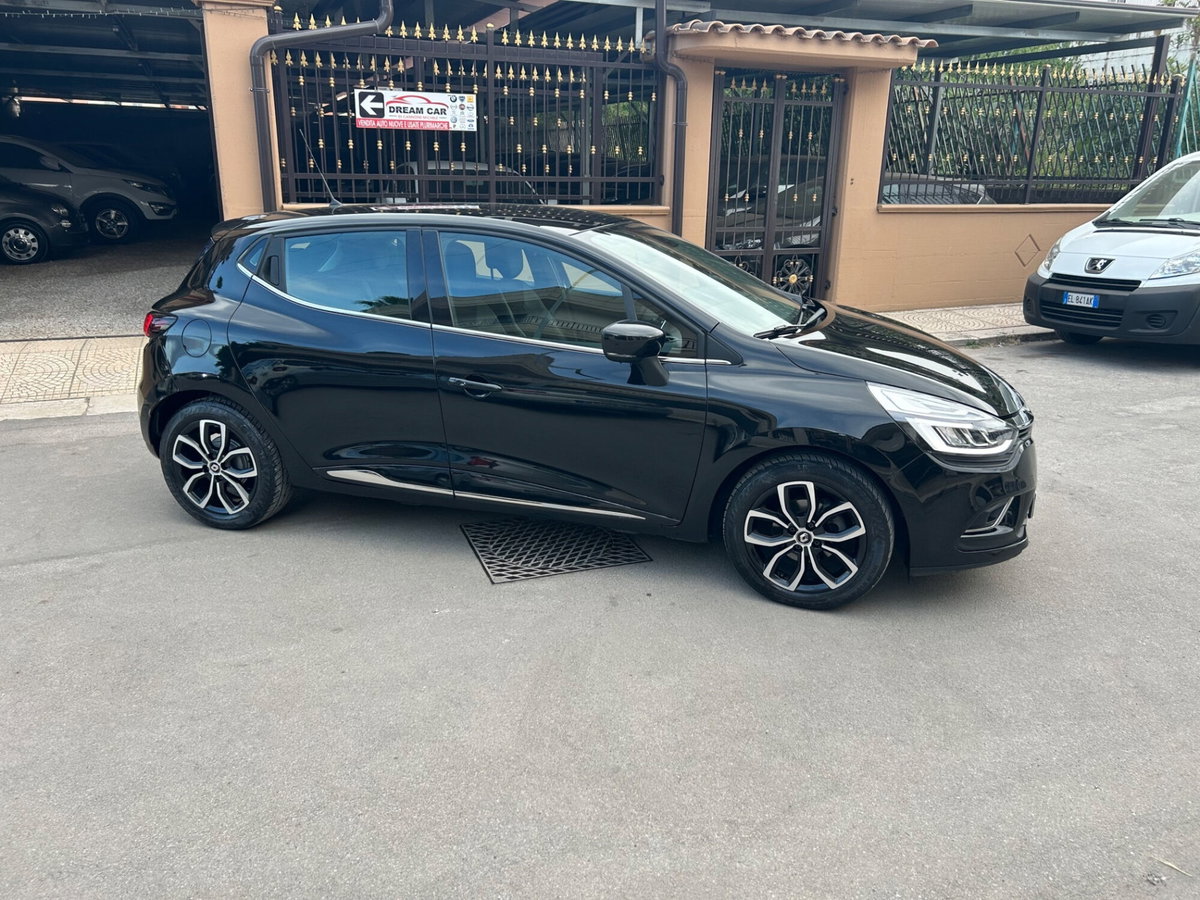 Renault Clio dCi 8V 75 CV 5 porte Moschino Zen (7)