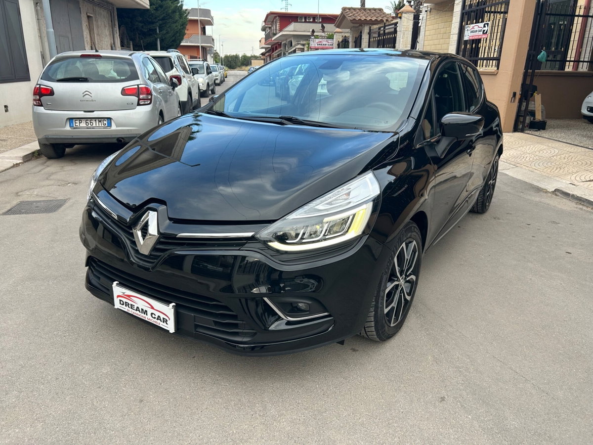 Renault Clio dCi 8V 75 CV 5 porte Moschino Zen (9)
