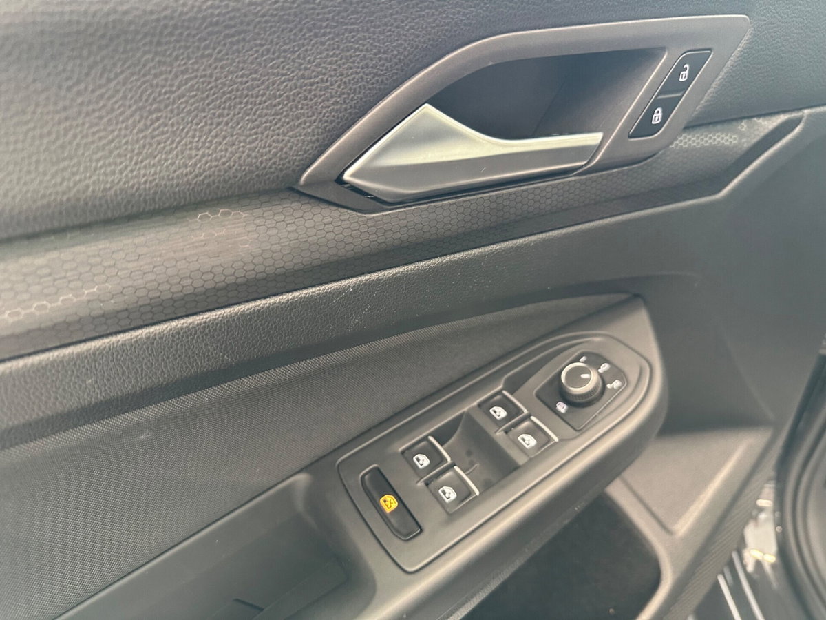 Volkswagen Golf 2.0 TSI GTI DSG (13)