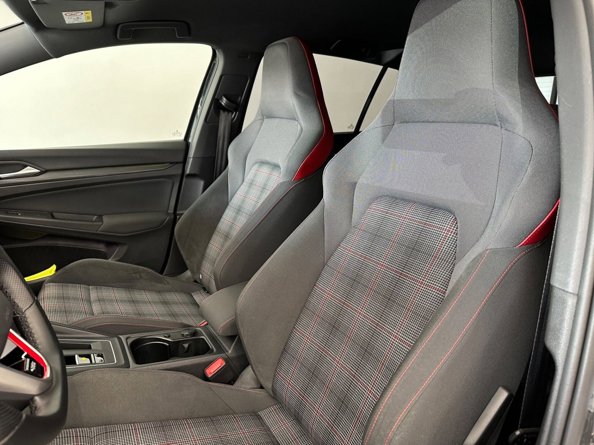 Volkswagen Golf 2.0 TSI GTI DSG (14)