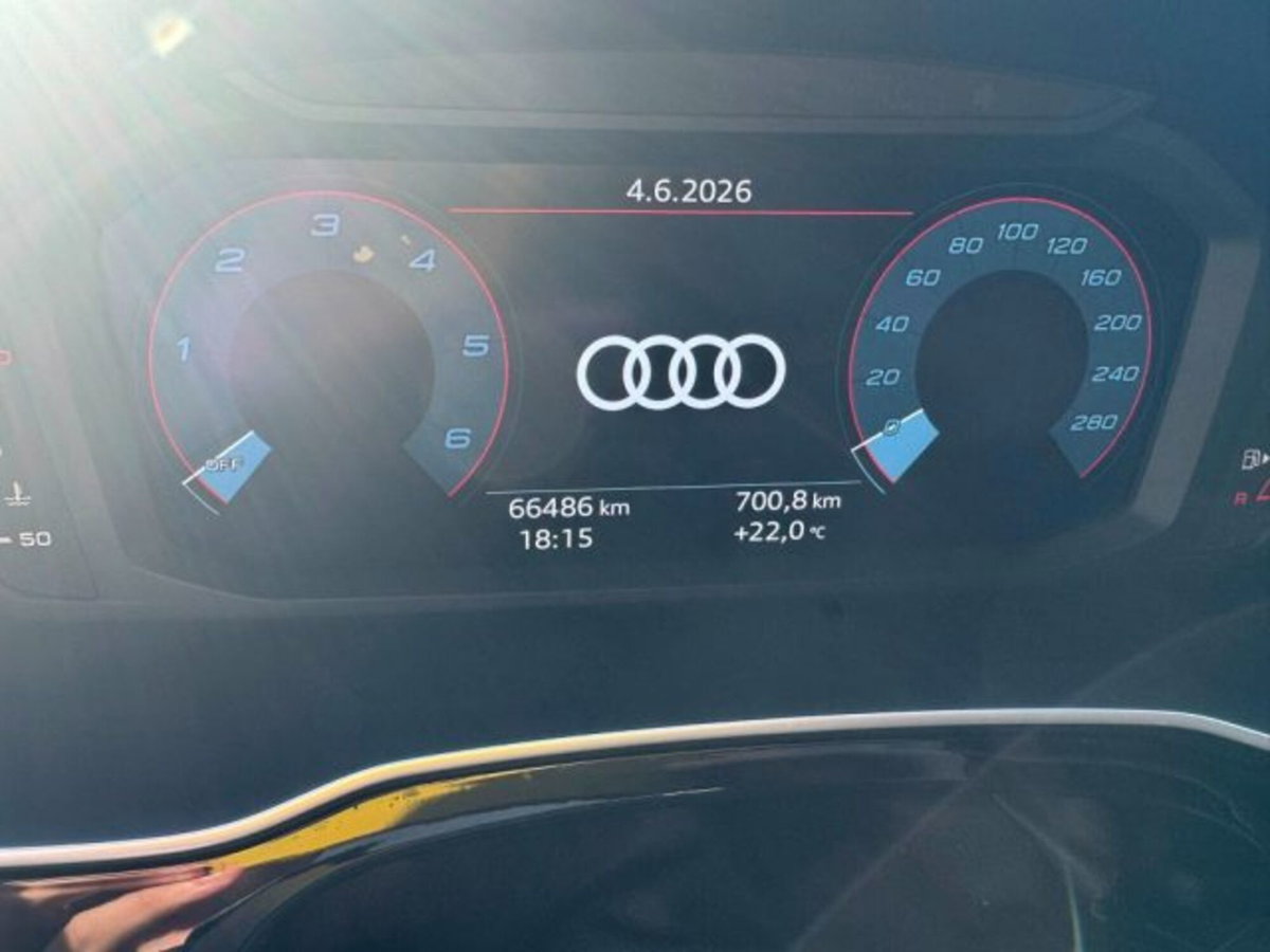 Audi Q3 Sportback 35 TDI quattro S tronic S line edition (10)