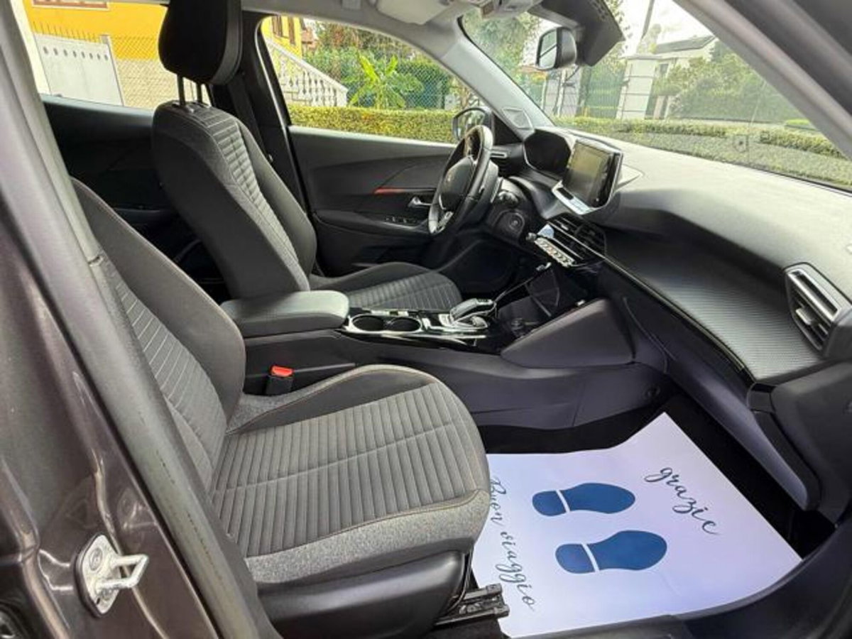 Peugeot 2008 PureTech 130 S&S EAT8 Allure Pack (14)