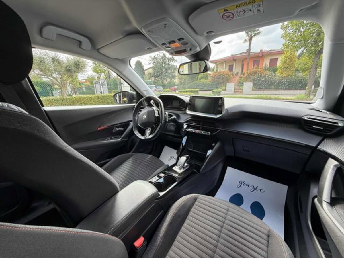 Peugeot 2008 PureTech 130 S&S EAT8 Allure Pack (18)