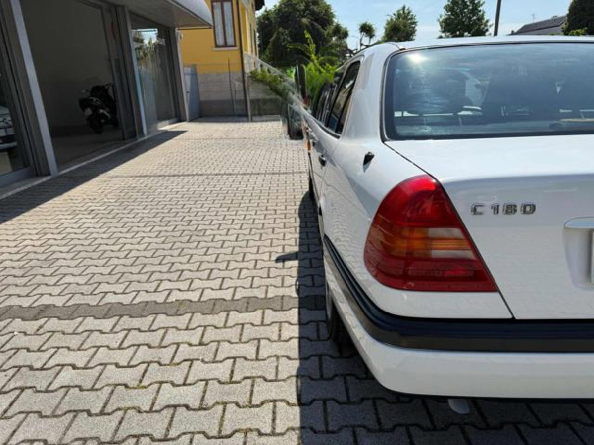 Mercedes-Benz Classe C 180 cat Classic (4)