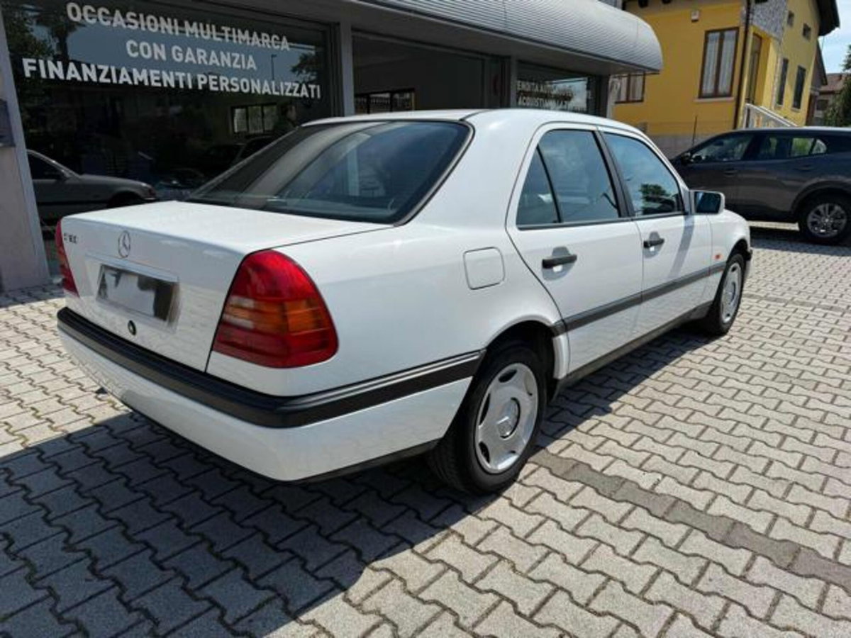 Mercedes-Benz Classe C 180 cat Classic (5)