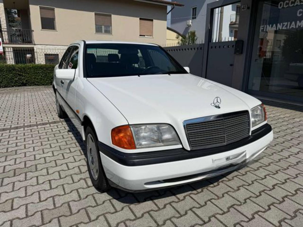 Mercedes-Benz Classe C 180 cat Classic (7)