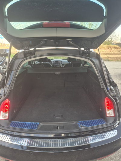 Opel Insignia Station Wagon CDTI 170CV Sports aut. Cosmo (16)