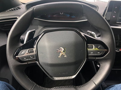Peugeot 2008 BlueHDi 130 S&S EAT8 Allure Pack (10)