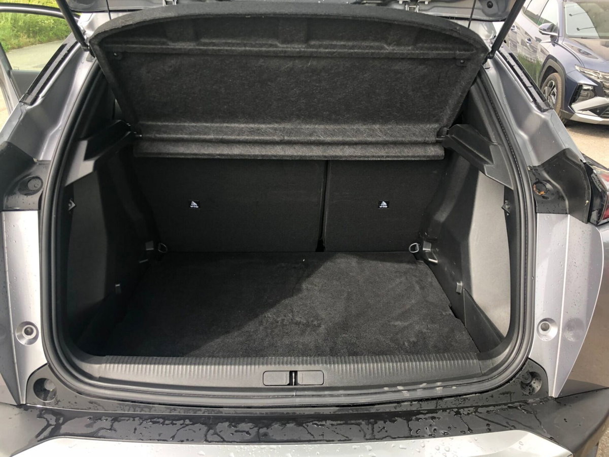 Peugeot 2008 BlueHDi 130 S&S EAT8 Allure Pack (15)