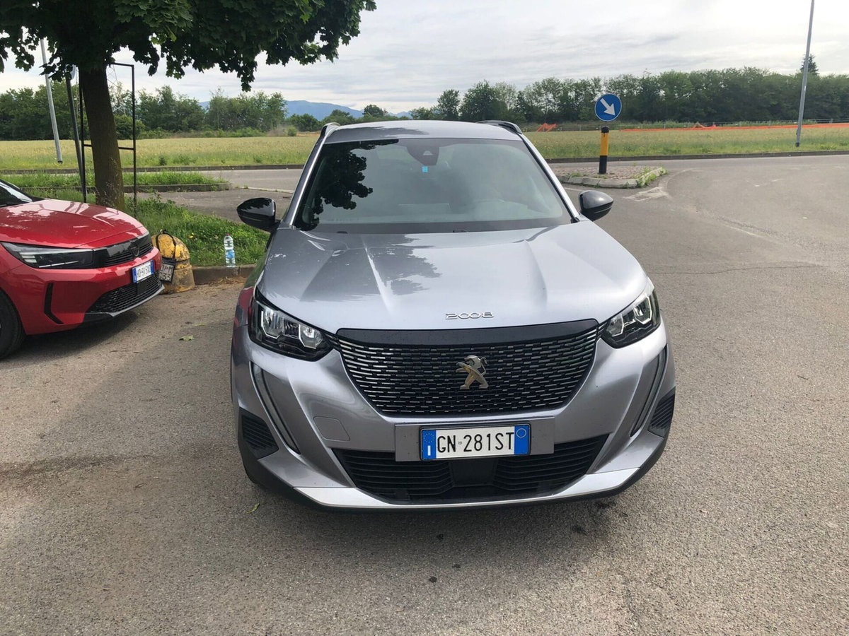 Peugeot 2008 BlueHDi 130 S&S EAT8 Allure Pack (2)