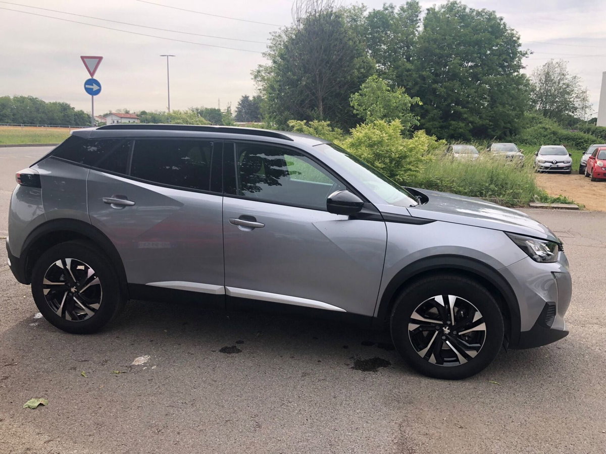 Peugeot 2008 BlueHDi 130 S&S EAT8 Allure Pack (5)