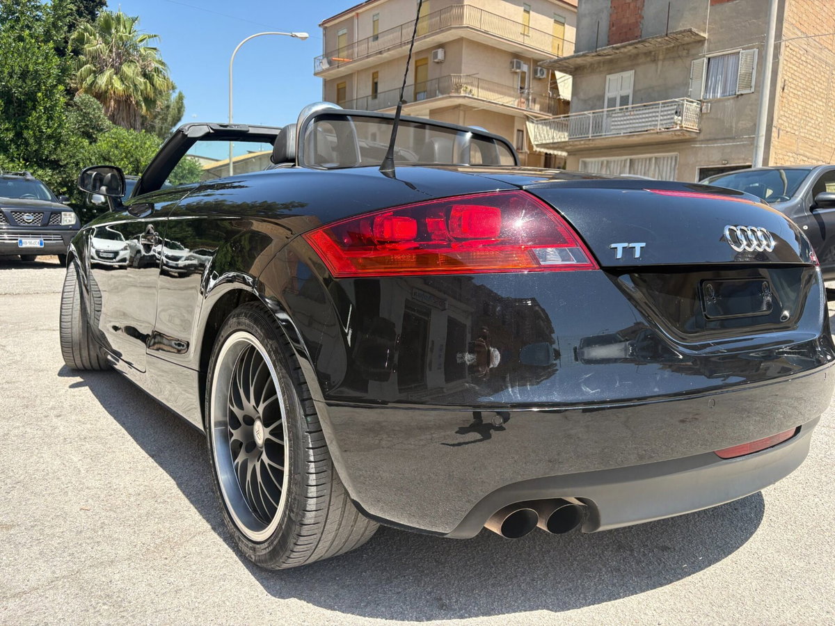 Audi TT Cabrio 2.0 TFSI (3)
