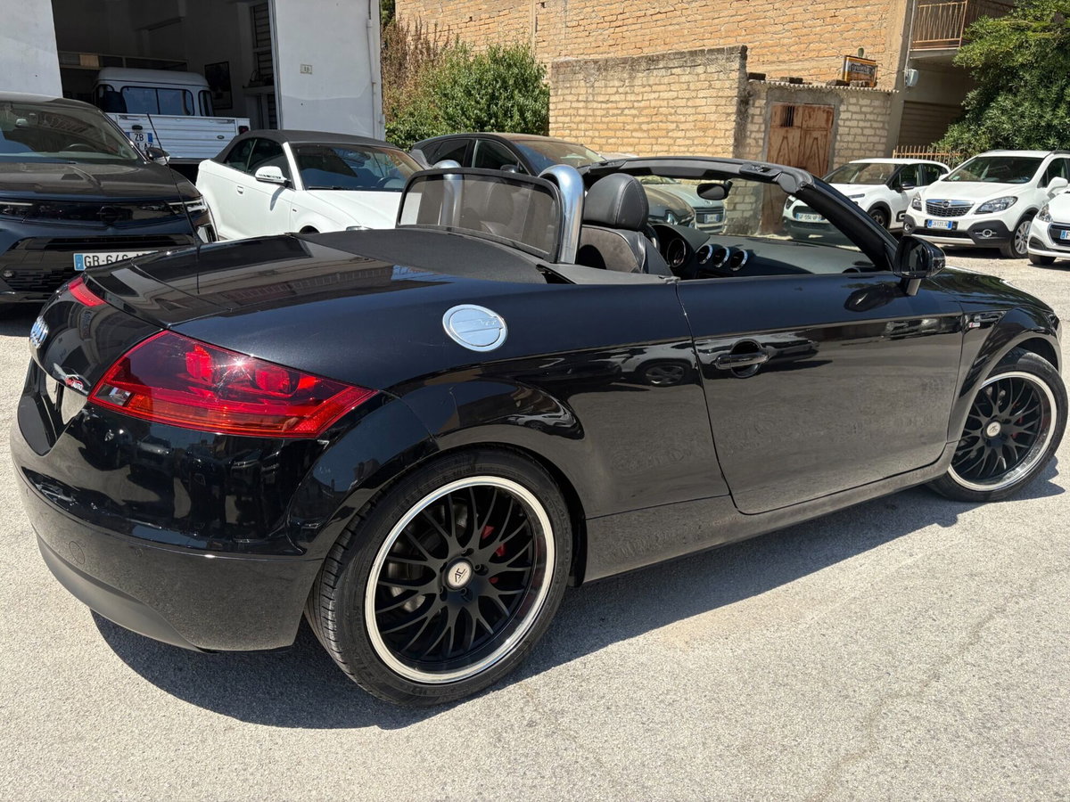 Audi TT Cabrio 2.0 TFSI (4)