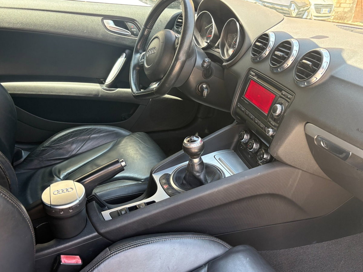 Audi TT Cabrio 2.0 TFSI (8)