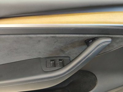 Tesla Model Y Long Range Dual Motor awd (10)