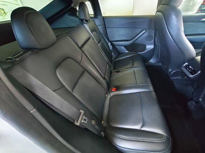 Tesla Model Y Long Range Dual Motor awd (15)