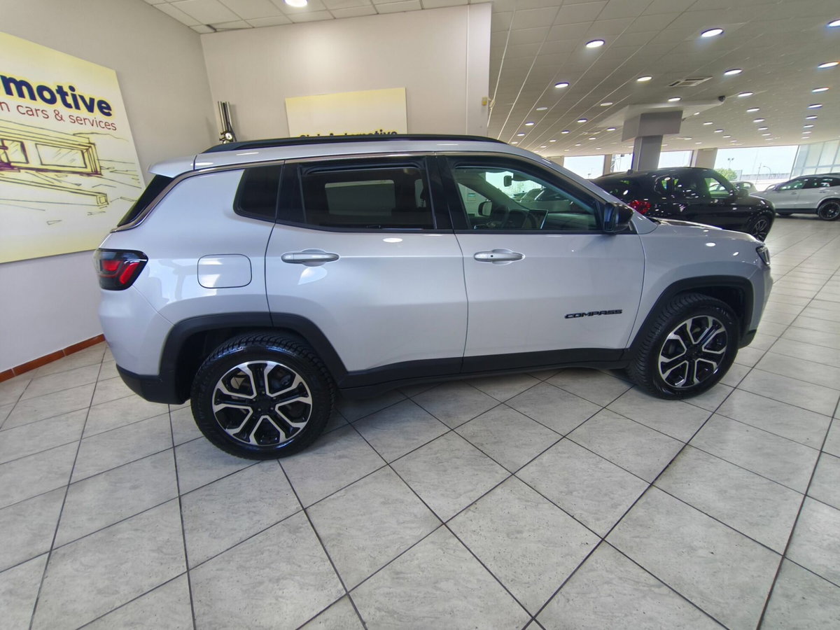 Jeep Compass 1.3 T4 190CV PHEV AT6 4xe Limited (7)