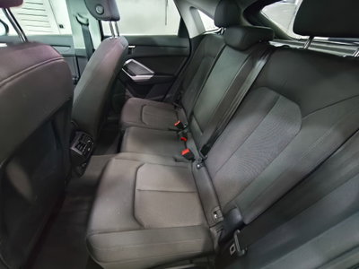 Audi Q3 35 TDI quattro S tronic Business (12)