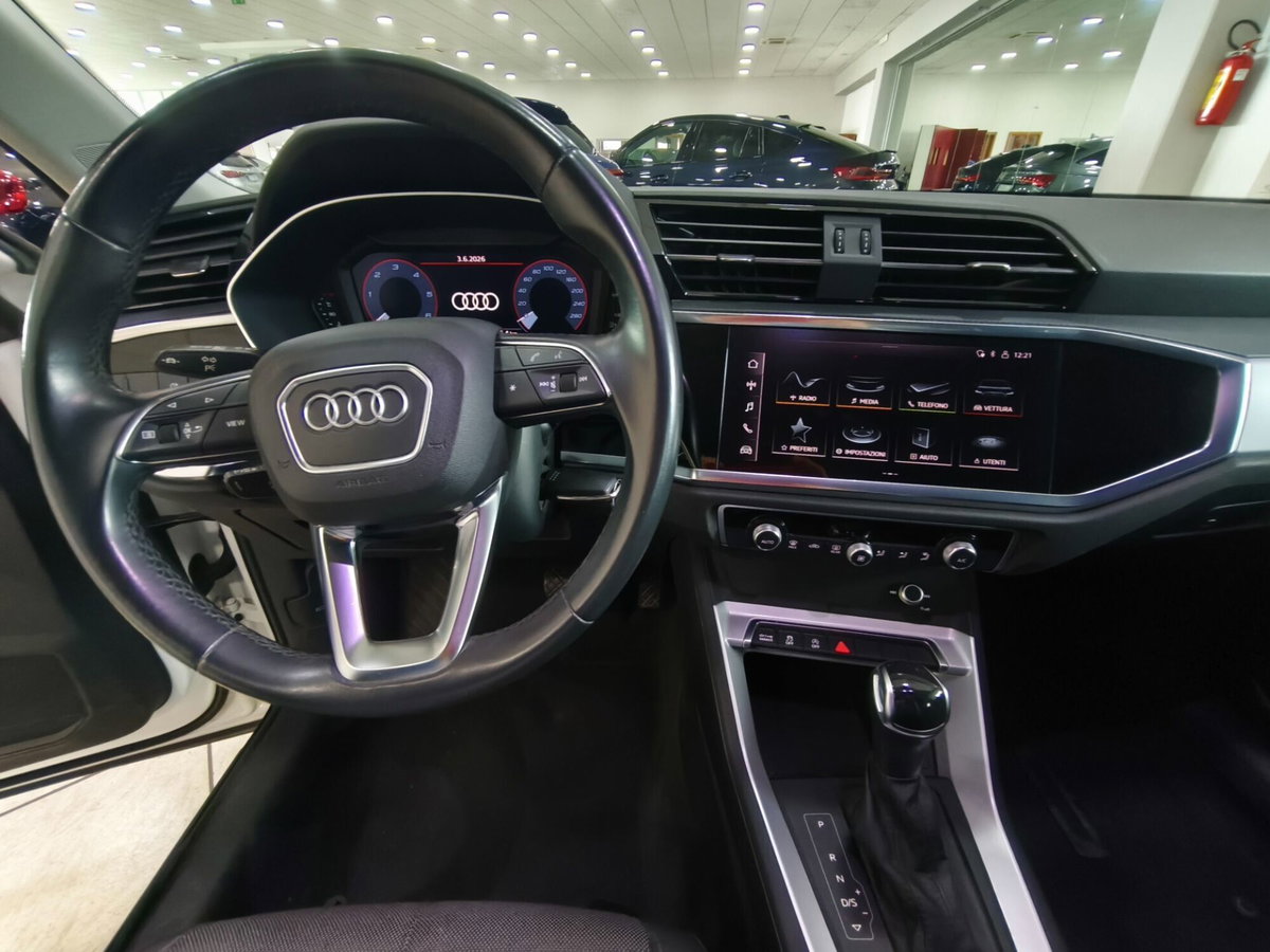 Audi Q3 35 TDI quattro S tronic Business (8)