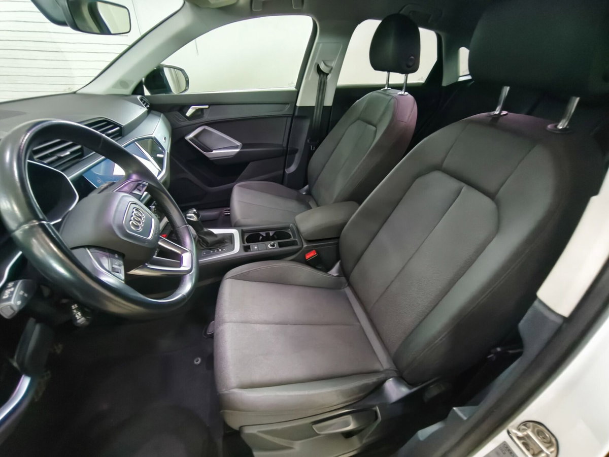 Audi Q3 35 TDI quattro S tronic Business (9)